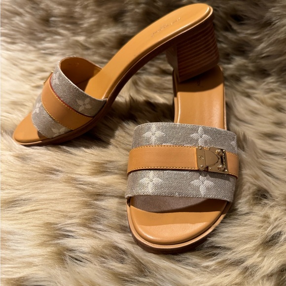 Louis Vuitton lock it mule - Picture 6 of 8